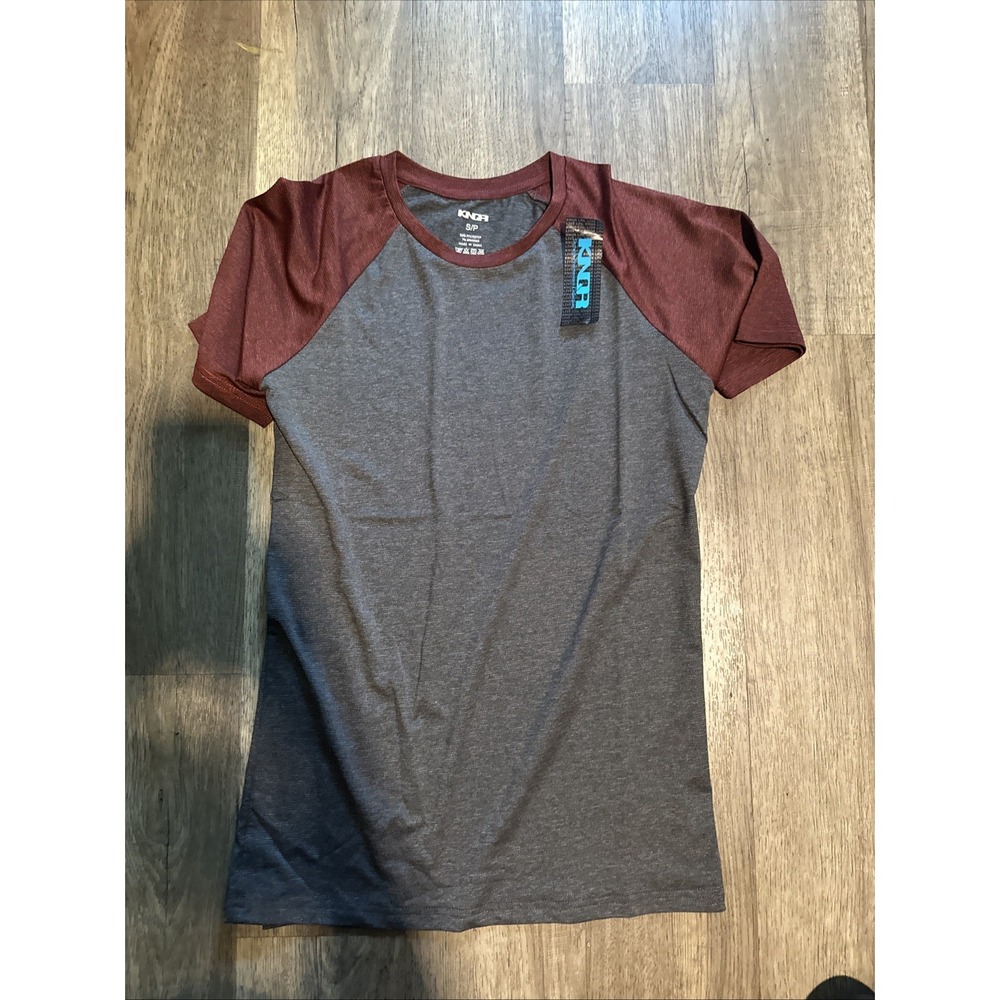 KNQR men Athletic Performance T Shirt Gray And Burgundy -size Small (S/P)  New